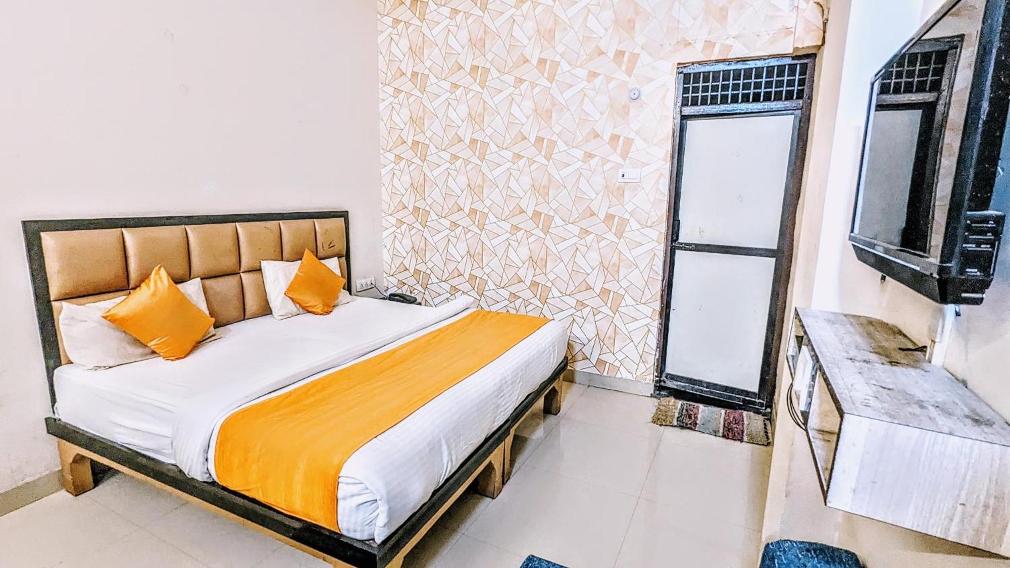 Hotel Jee, Varanasi Exteriör bild